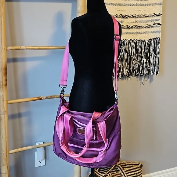 Lululemon First Release Travel Tote - Picture 6 of 13